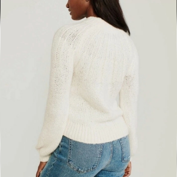 NWT Abercrombie & Fitch Womens Fuzzy Mock Neck Sweater. Cream/White. Knit. XL. - Picture 2 of 11